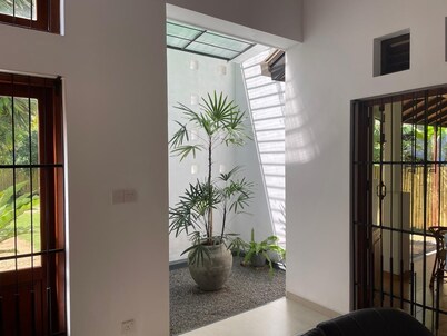 Cenreeza Airport Villa