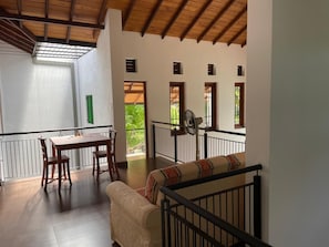 Interior - Cenreeza Airport Villa (Negombo)