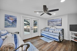 4 bedrooms, WiFi, bed sheets