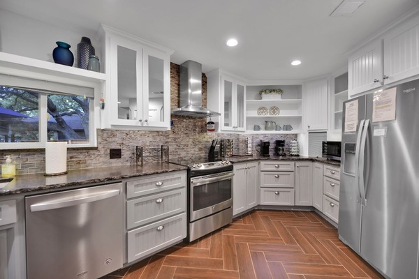 Frigorífic, microones, forn i placa de cuina