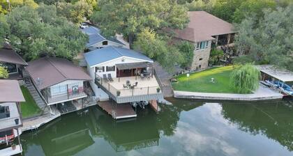 Quiet Cove Close to Open Water with new Hot Tub