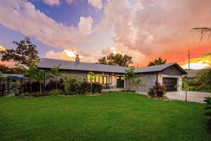 Exterior - Inspiration House-One Acre Pool Home in the Heart of Pinellas!  (Pinellas Park)