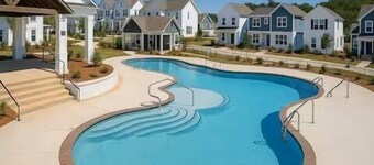 The Sunflower, 4BR Luxe Stay by Velvet Ditch Villas