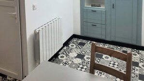 Uklassifisert bilde, 4 av 8, knapp