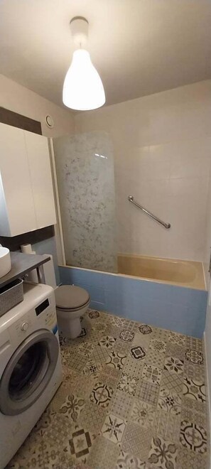 Hair dryer, towels