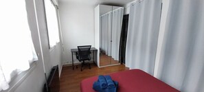 1 Schlafzimmer, Schreibtisch, Bügeleisen/Bügelbrett, Internetzugang