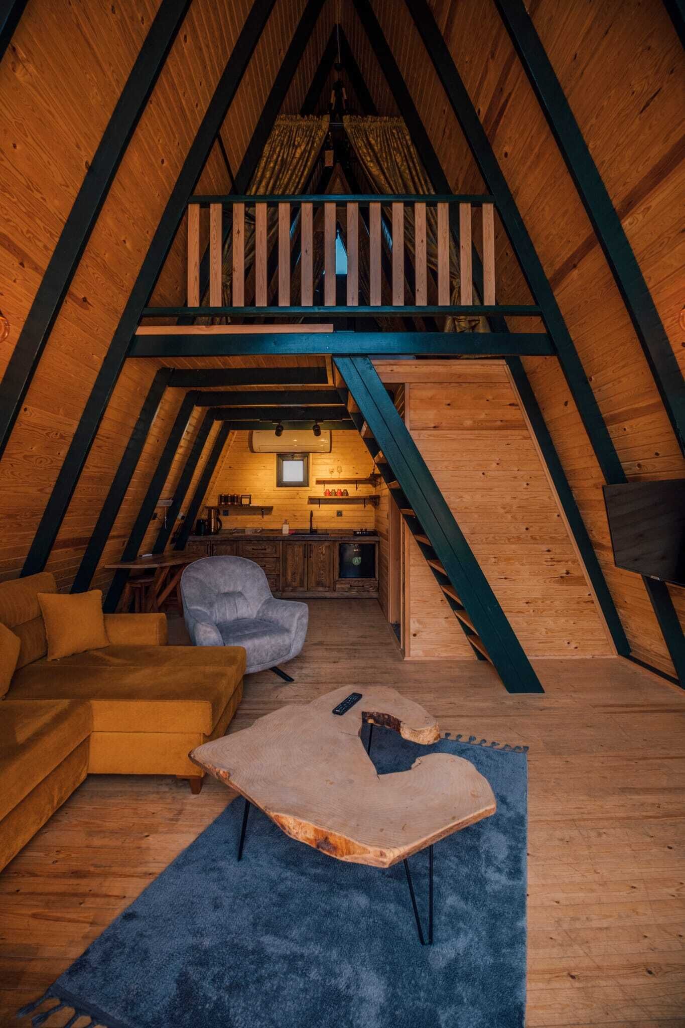 Bungalow económico, vista a la montaña | 1 habitación, escritorio y espacio para trabajar con laptop 