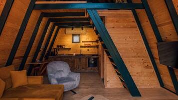 Bungalow económico, vista a la montaña | 1 habitación, escritorio y espacio para trabajar con laptop