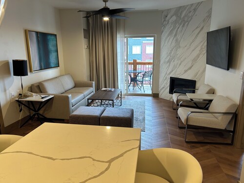 2-bedroom resort in fabulous Park City Mountain, sleeps 8 guest