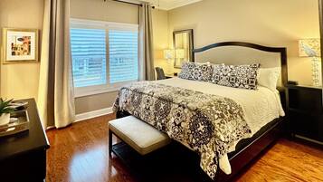 3 bedrooms, desk, iron/ironing board, free WiFi