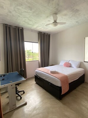 5 makuuhuonetta, työpöytä, silitysrauta/-lauta, ilmainen Wi-Fi