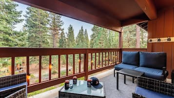 House (4 Bedrooms) | Front of property