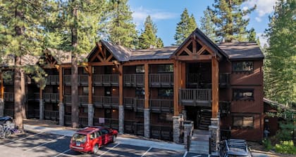 Walk to Lake, Dining+shops 5mins to Ski Resort Incline Paradise by Avantstay