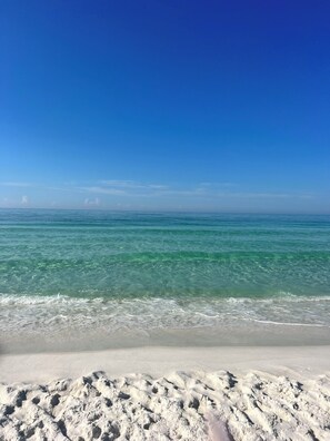 Sun loungers, beach towels - 30A Beach Getaway 7 Minutes to Emerald Coast (santa rosa beach)