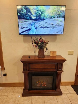 Interior - Cozy, Quiet Mountain Cabin~ Near Seven Springs! (Champion)