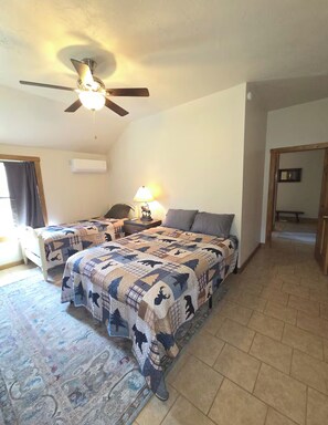 2 bedrooms, travel cot, free WiFi, bed sheets
