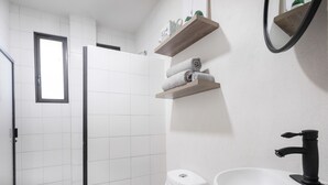 Bathroom - Bright & Stylish in Roma Condesa , Sleeps 7 (Mexico City)