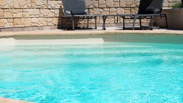 Piscine couverte, piscine extérieure
