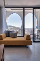 Minibar, caja de seguridad en la habitación y sistema de insonorización 