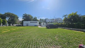 Property grounds - Charming 2-bedroom apartment on the Beach! (Guayacanes)