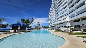 Pool - Charming 2-bedroom apartment on the Beach! (Guayacanes)
