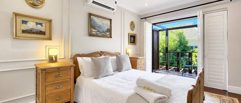 2 slaapkamers, een strijkplank/strijkijzer, internet, beddengoed