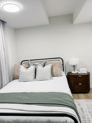 1 chambre, bureau, fer et planche à repasser, Wi-Fi gratuit