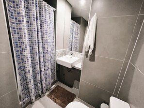 Classic Studio, Balcony, City View | Bathroom