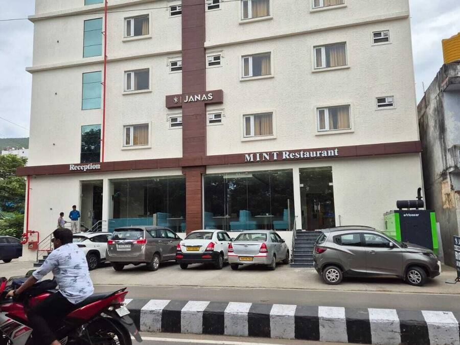 Superior Double Room, 1 King Bed, Non Smoking, City View | City view