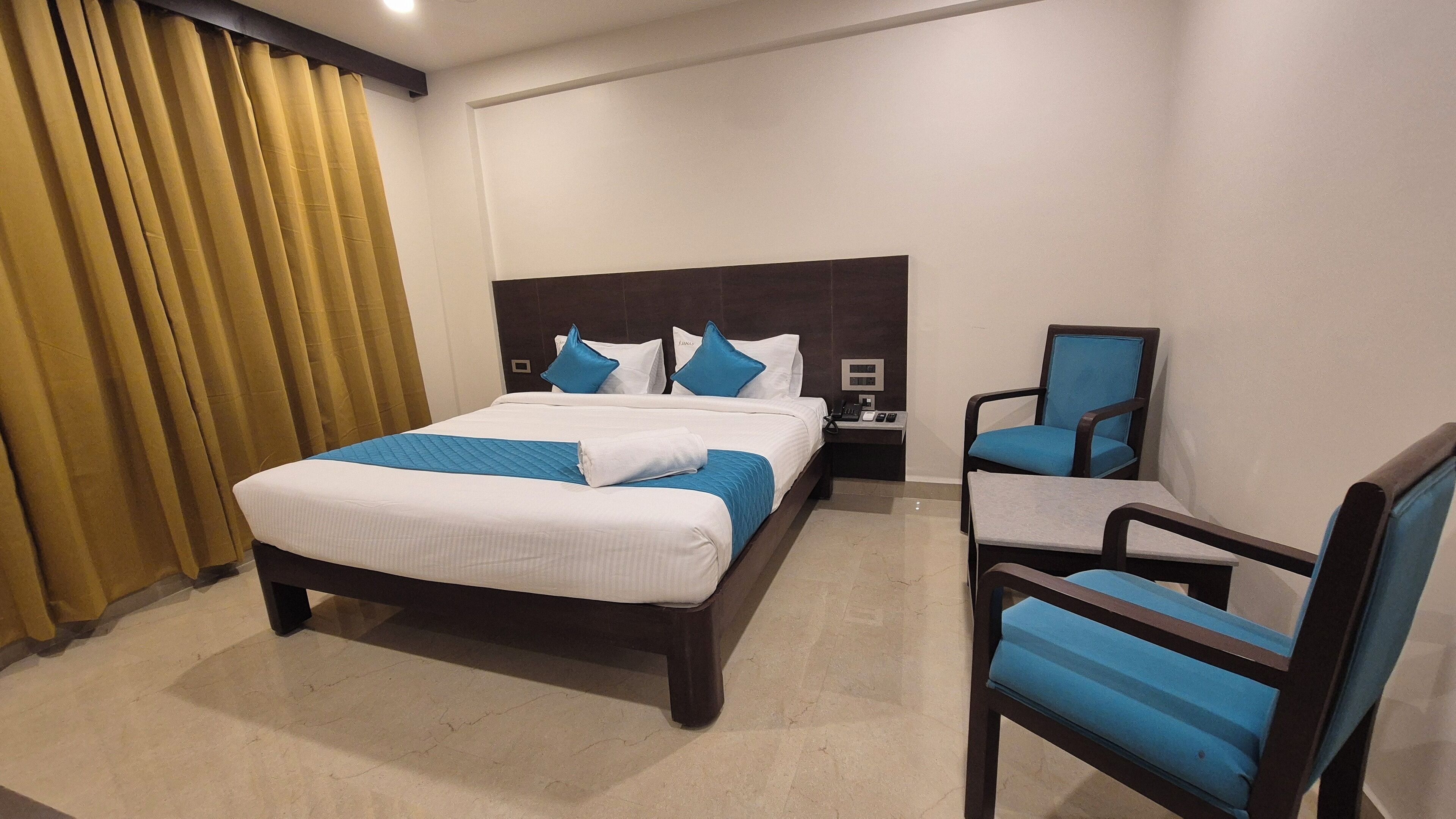 Down duvets, pillow-top beds, laptop workspace, free WiFi