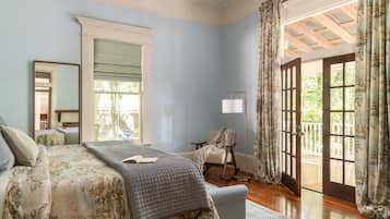 Superior Suite, 2 Bedrooms, Non Smoking, Courtyard View | 1 bedroom, iron/ironing board, free WiFi