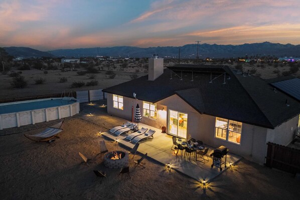 House (4 Bedrooms) | Front of property - Casa De Kota by Avantstay Pool, Firepit, & Games Secluded & Chic (Joshua Tree)