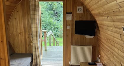 mega pod 2 - a mega pod that sleeps 4 guests in 1 bedroom