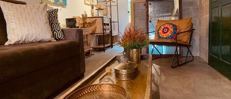 Studio Comfort - utsikt mot trädgården | Vardagsrum | Tv