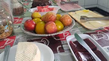 Desayuno autoservicio gratuito y diario