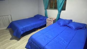 Habitación básica, vistas al parque | Escritorio, wifi gratis, ropa de cama