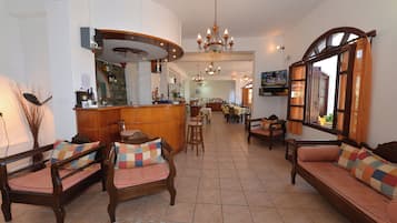 Lobby lounge