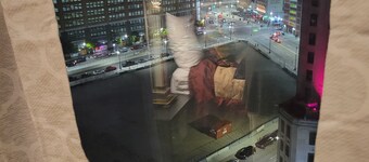 Luxury 1 bedroom, 1 Bath apt. in the middle of downtown Detroit w/parking spot!