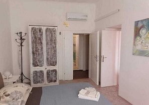 2 chambres, fer et planche à repasser, Wi-Fi gratuit, draps fournis