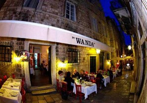 Outdoor dining - Soul Of The Old Town, Prijeko Street (Dubrovnik)