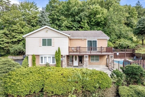 Spacious House w/ Pool @Wexford