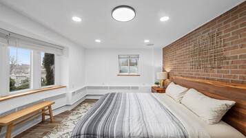 5 soverom, skrivebord, strykejern/-brett og wi-fi (inkludert)