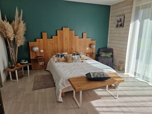 4 bedrooms, iron/ironing board, WiFi, bed sheets - Beautiful architect-designed house in the heart of nature, 3 min from town center (CASSENEUIL)