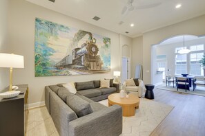 TV - Townhome w/ Patio < 5 Mi to UF Campus! (Gainesville)