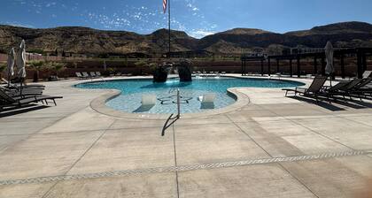 Gateway Luxury RV Resort
