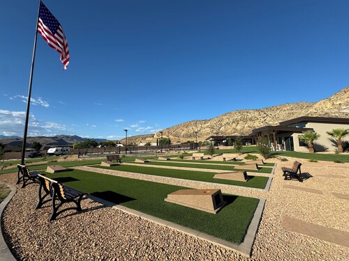 Gateway Luxury RV Resort