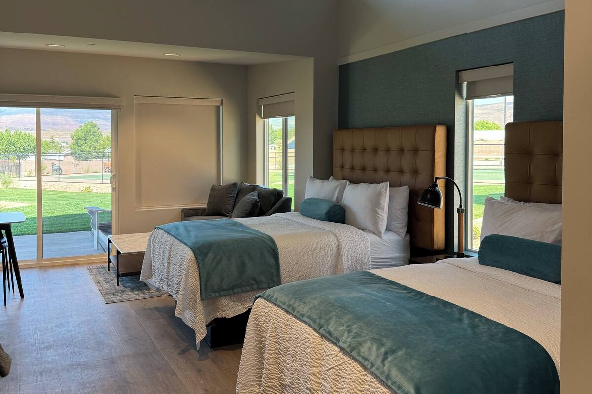 Luxury Cabin, Multiple Beds, Mountain View | 1 bedroom, laptop workspace, free WiFi