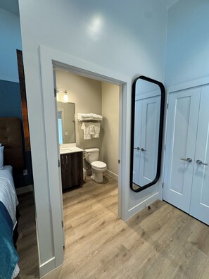 Cabaña de lujo, varias camas, vista a la montaña | Baño | Regadera, toallas, jabón, shampoo 