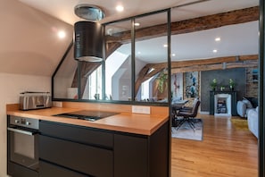 Refrigerador, microondas, horno y lavavajillas