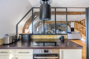 Refrigerador, microondas, horno y lavavajillas